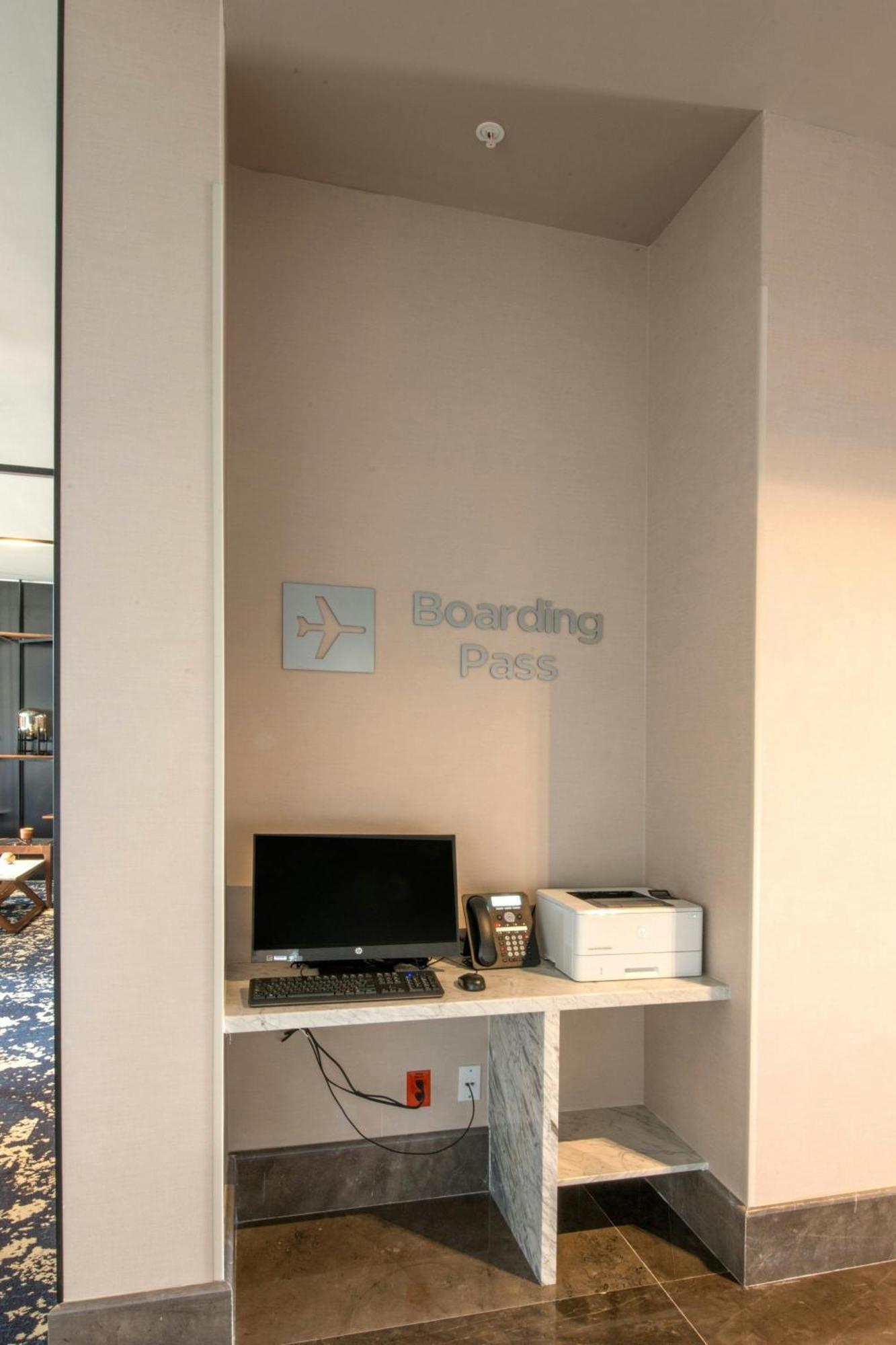 Courtyard By Marriott San Luis Potosi, Los Lagos Exteriör bild