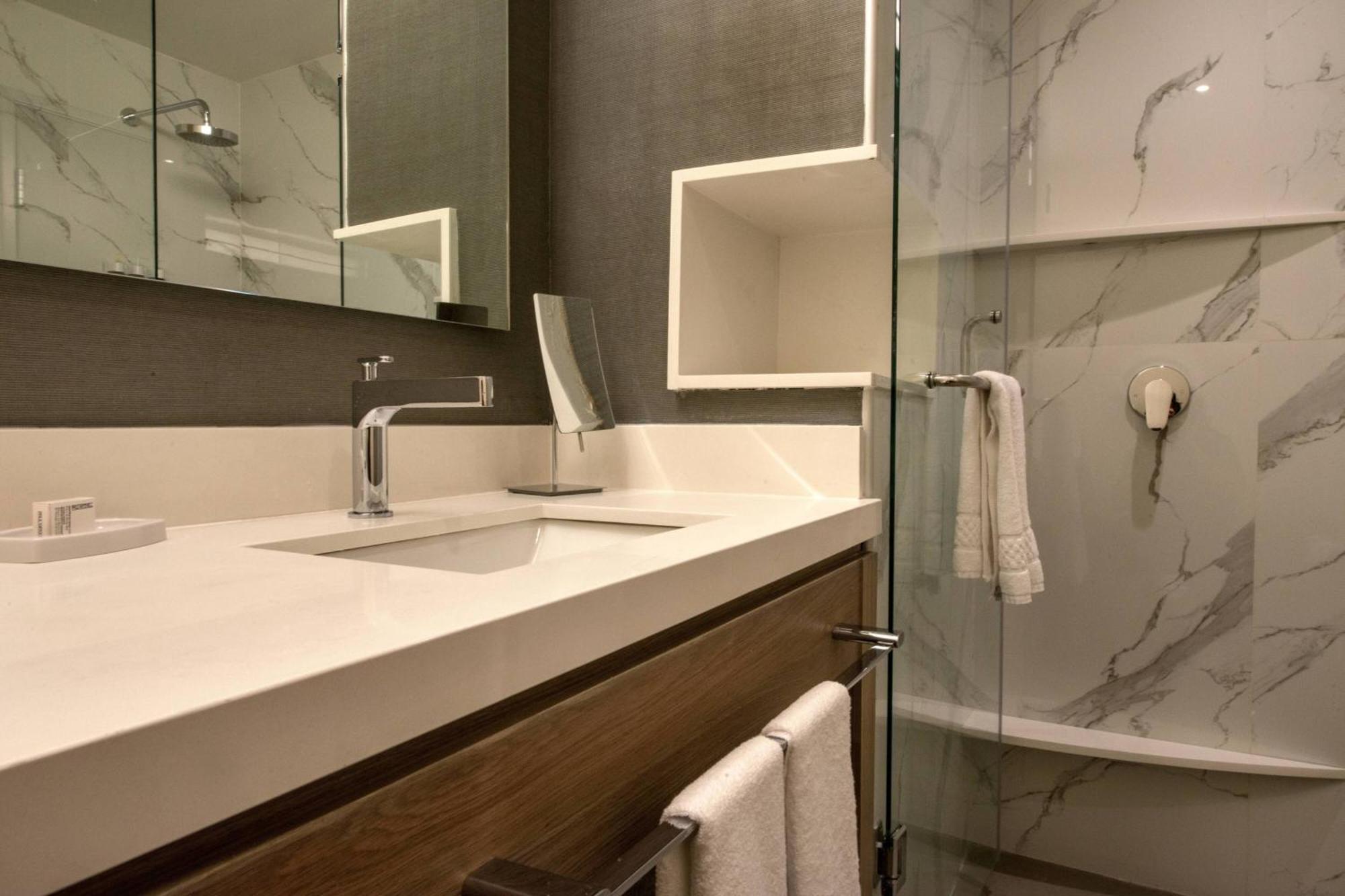 Courtyard By Marriott San Luis Potosi, Los Lagos Exteriör bild