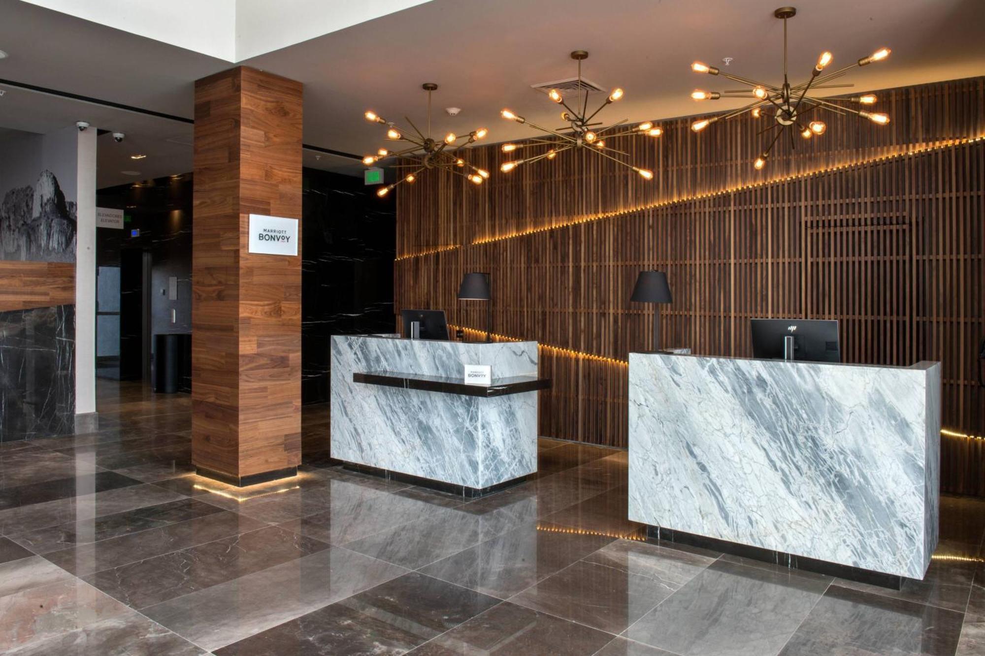 Courtyard By Marriott San Luis Potosi, Los Lagos Exteriör bild