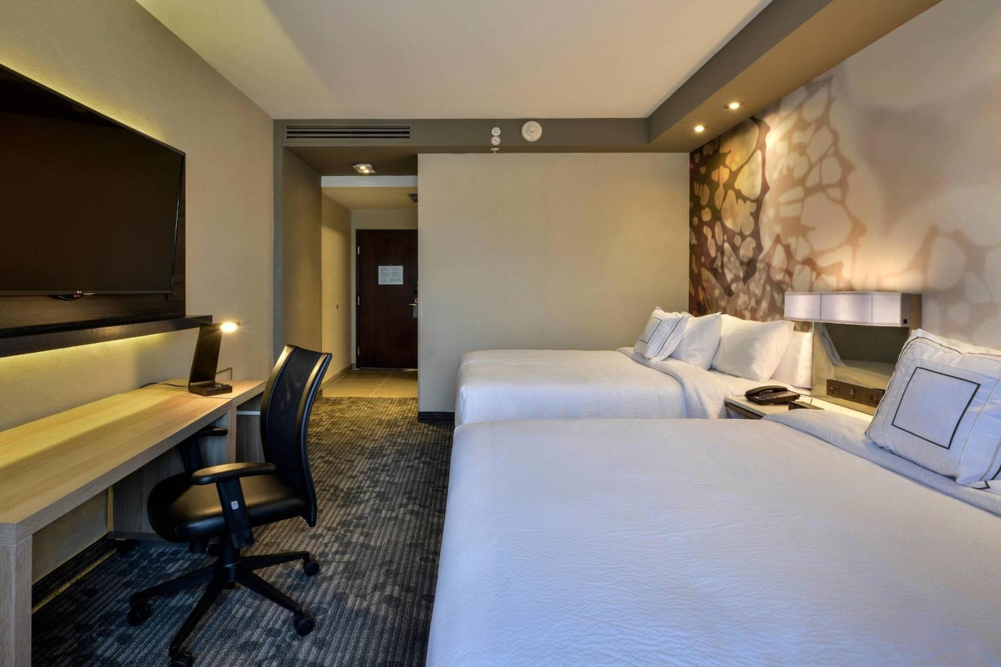 Courtyard By Marriott San Luis Potosi, Los Lagos Exteriör bild