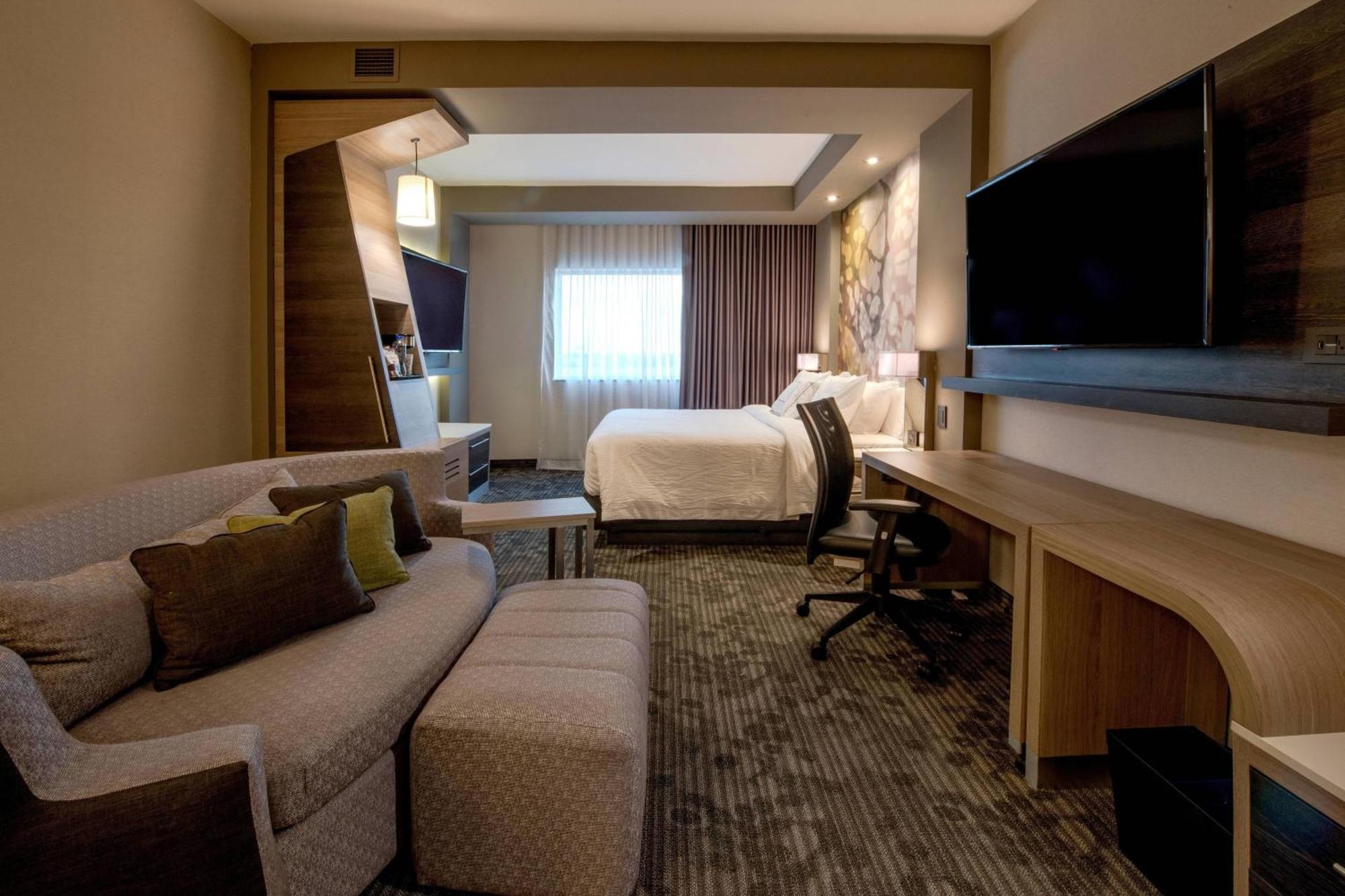 Courtyard By Marriott San Luis Potosi, Los Lagos Exteriör bild