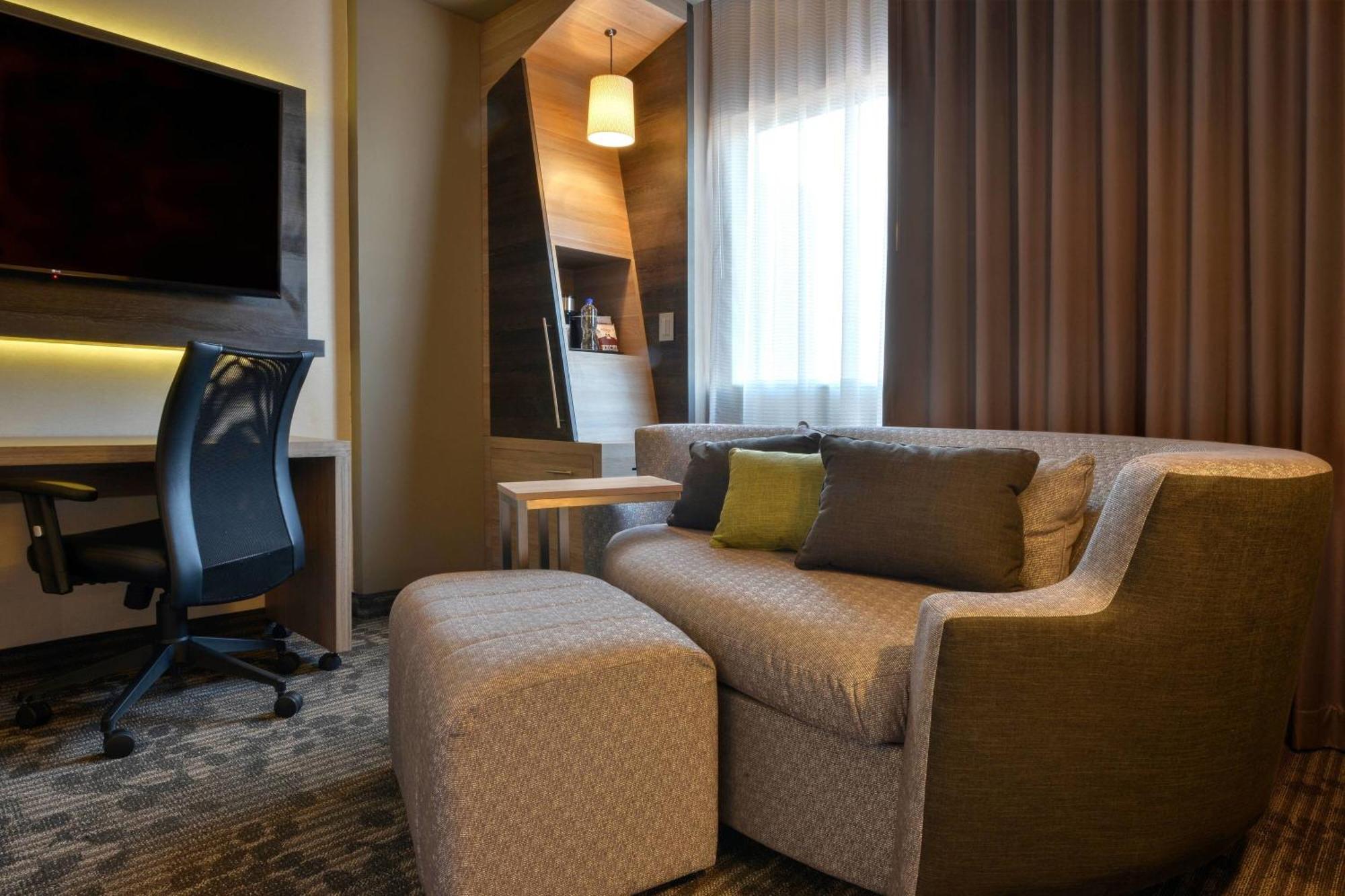 Courtyard By Marriott San Luis Potosi, Los Lagos Exteriör bild