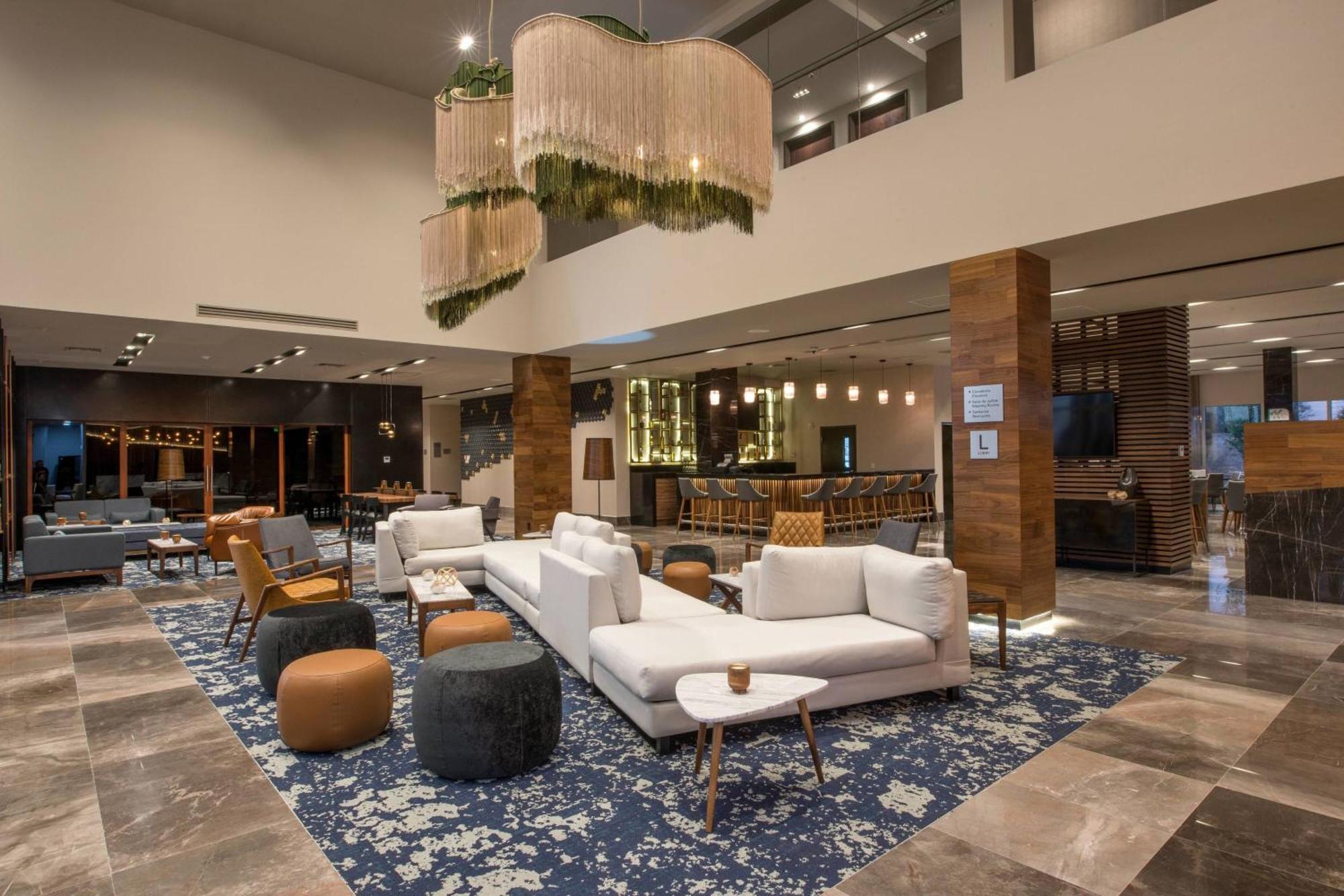 Courtyard By Marriott San Luis Potosi, Los Lagos Exteriör bild